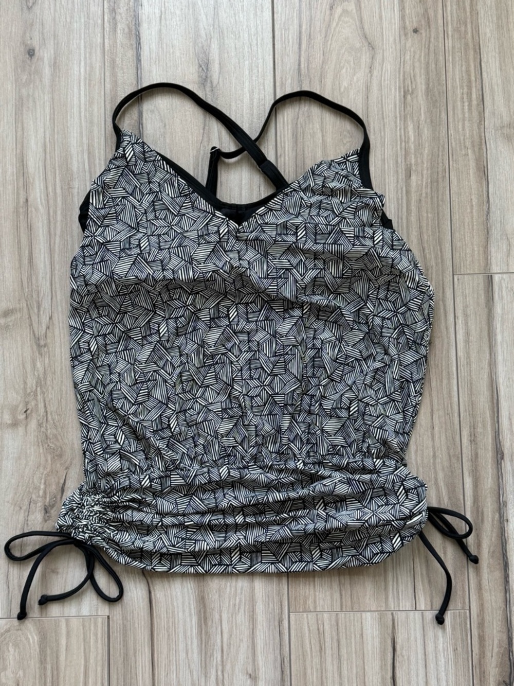 Athleta Black & White Geometric Tankini Top